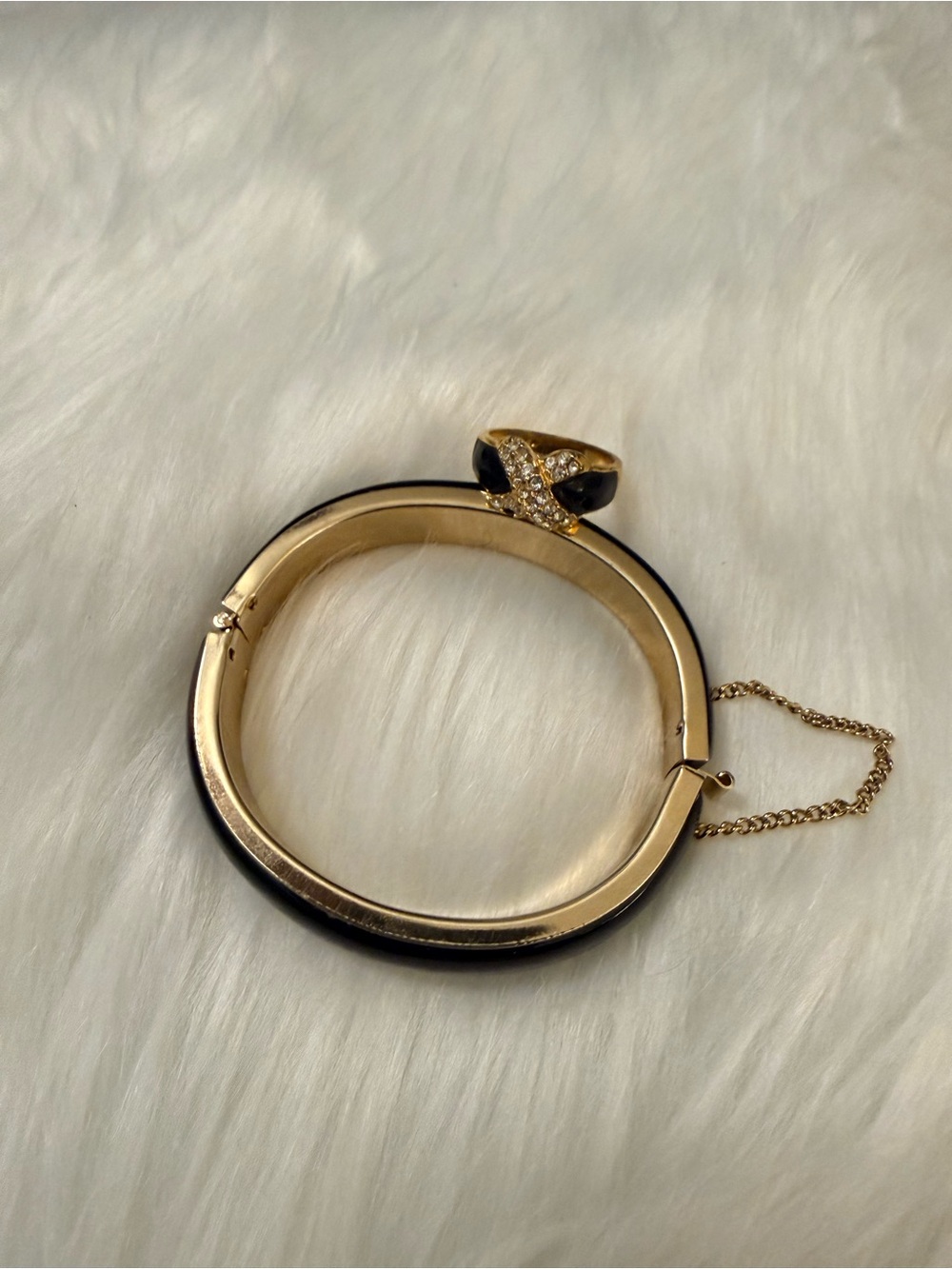 Vintage Gold Black Enamel Hinged Bangle Bracelet with Crystal black/gold ring.